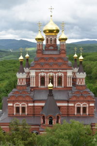 16 июня Праздничная служба на Троицу состоится в нижнем храме Троицкого собора