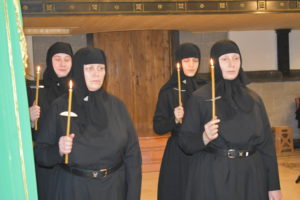 В Топловском монастыре в праздник Всех Крымских святых четыре сестры были обечены в подрясник и приняты в число насельниц обители