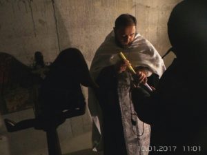 ЗАКЛАДКА КАПСУЛ С ПОСЛАНИЯМИ ПОТОМКАМ В ФУНДАМЕНТ СТРОЯЩИХСЯ КРЕСТИЛЬНИ И КОЛОКОЛЬНИ