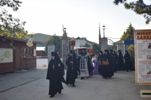 Страстная пятница. Крестный ход с Плащаницей Господа нашего Иисуса Христа. Чин погребения.